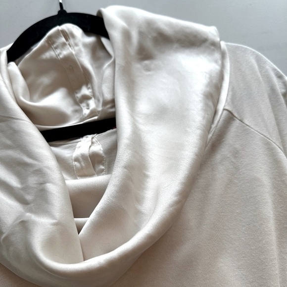 Ted Baker Ivory Long-Sleeve Top with Silk Cowl Neck and Button-Up Back. Size M. - Picture 7 of 13